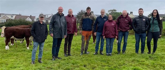 Besøg hos Bowendu Herefords i Wales. Med på billedet er er Adam Bowen og Angharad Williams.