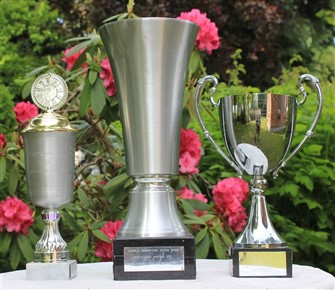 Pokalerne, Ruth og Jørgen Holm Thomsens Cup, Louise Cup og 
Rosenkær Cup, er beholdt af Bent til evigt eje